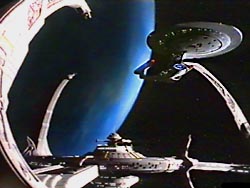 Enterprise-D kotv u Deep Space Nine